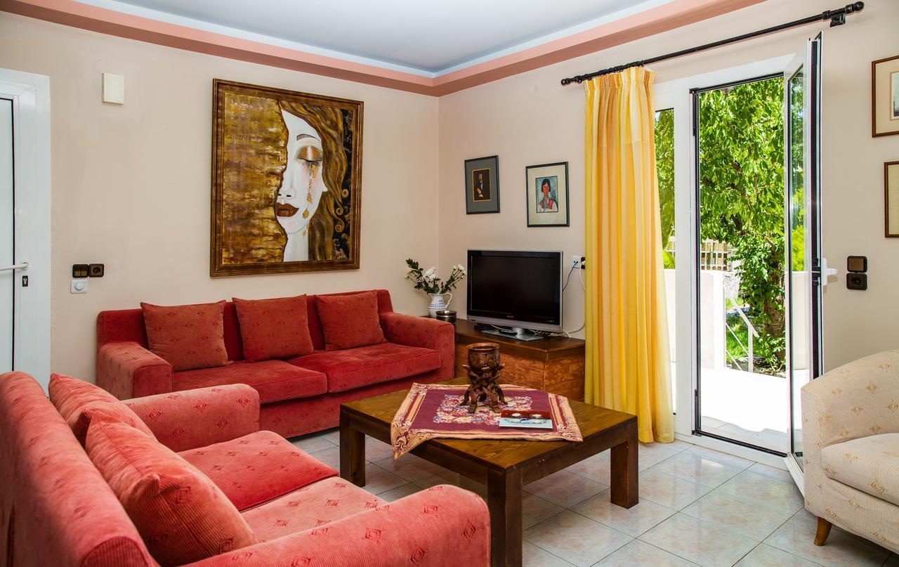 Eleana Villa Angouselianá Exteriör bild